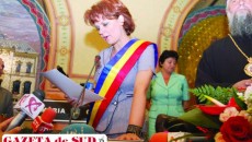 Lia Olguţa Vasilescu în anul 2012, la ceremonia de învestire în funcţia de primar al municipiuluI Craiova 