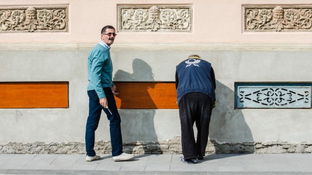 Pe strada Olteţ, locatarii renovează din fonduri proprii faţadele caselor