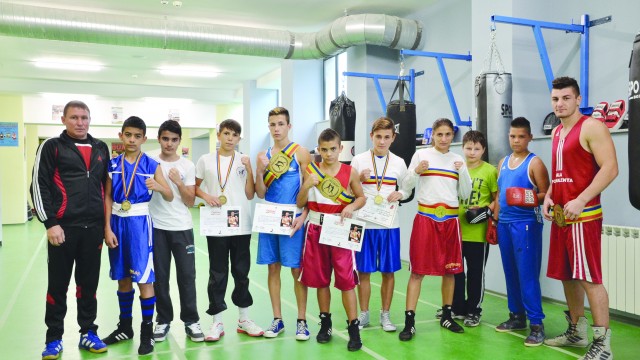 Pugiliștii antrenați de Ion Dragomir și Dora Mustățea au obținut noi performanțe