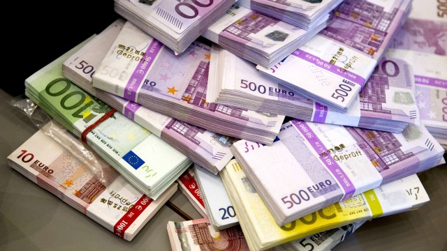 Unii beneficiari ai fondurilor europene plătite pe PNDR, Măsura 312, trebuie să dea banii înapoi, după ce autoritățile au constatat abia la doi ani după implementare că „s-au creat condiții artificiale“ pentru respectivele proiecte