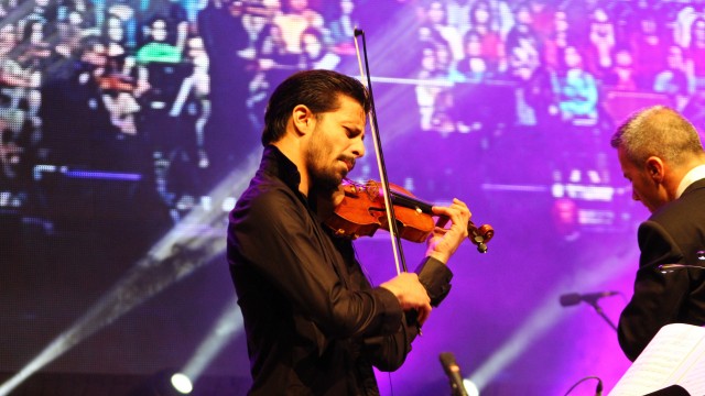 Violonistul Răzvan Stoica, cu celebra și extrem de prețioasa sa vioară Stradivarius