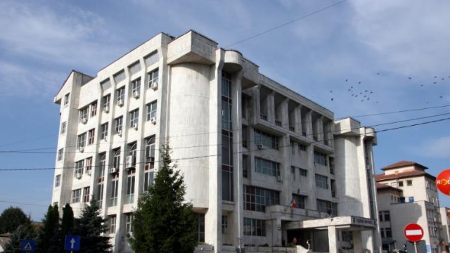 Tribunalul Gorj îi aşteaptă astăzi pe cetăţeni cu porţile deschise