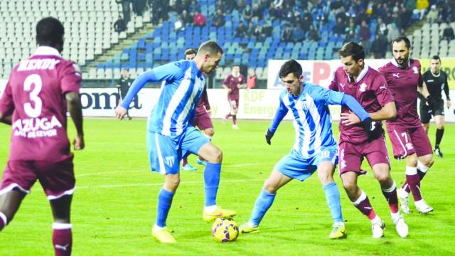 Thaer Bawab (la minge) a marcat unul dintre cele mai frumoase goluri ale campionatului