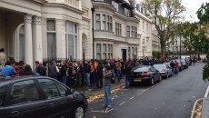La primul tur al alegerilor prezidenţiale, organizat pe 2 noiembrie, sute de români din diaspora au stat ore întregi la coadă pentru a putea vota la secţiile deschise de Ministerul de Externe peste hotare (Foto: activenews.ro)