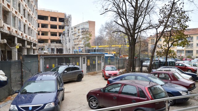 SC Jiul SA a propus primăriei să facă pe cheltuiala proprie o nouă parcare locatarilor din spatele hotelului