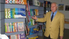 Târgul Okian organizat la Slatina prezintă publicului cărţi de beletristică şi manuale şcolare în limba engleză (Foto: gazetanoua.ro)