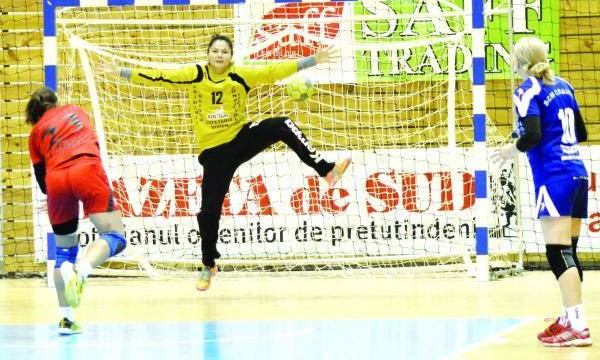 Ionica Munteanu este pregătită să apere poarta României în meciul cu Polonia