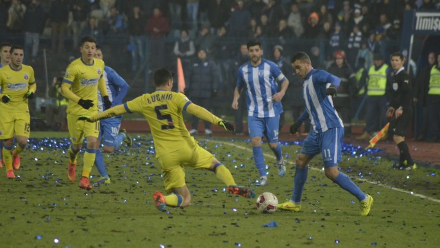 Bawab (la minge) şi colegii săi nu au reuşit să treacă de Steaua în sferturile Cupei