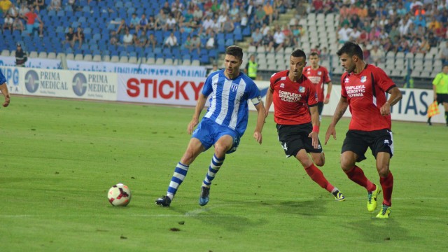 Momcilovic (numărul 4) a fost unul dintre pilonii de bază ai echiepi gorjene în turul campionatului (Foto: Alexandru Vîrtosu)