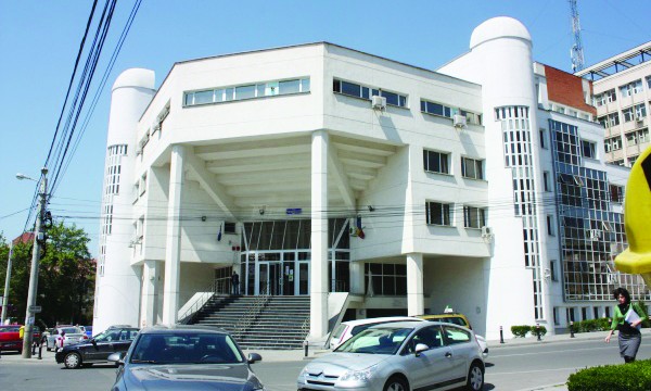Conducerea inspectoratului susține că la ISJ Dolj se respectă legea (Foto: arhiva GdS)
