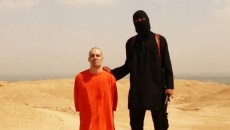Statul Islamic a difuzat în luna august a acestui an o înregistrare video care arată asasinarea jurnalistului american James Foley, răpit în Siria în noiembrie 2012 (Foto: dcnews.ro)