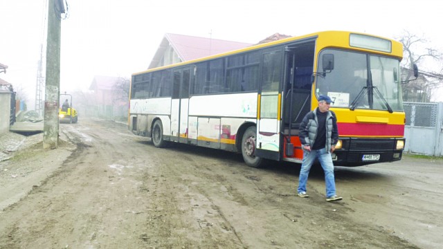 Calea Severinului, pe unde nu mai circulau autobuzele, a fost cârpită (Foto: Oana Mitu)
