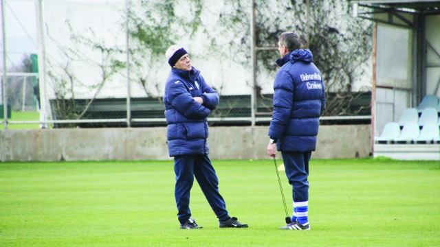 Sorin Cârţu şi Emil Săndoi au rămas fără trei jucători importanţi în stagiul doi de pregătire (Foto: csuc.ro)