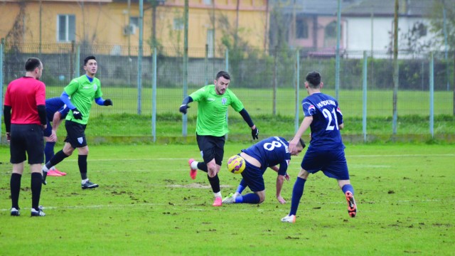 Herghelegiu (la minge) a făcut numai meciuri bune în Antalya (Foto: Alexandru Vîrtosu)
