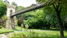Reabilitarea Parcului „Romanescu“ o include și pe cea a podurilor și podețelor, inclusiv pe cea a podului suspendat