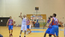 Zoran Krstanovic (în alb) vrea să se despartă de echipa SCM-U Craiova