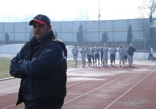 Alexandru Pelici le-a programat elevilor săi antrenamente cu caracter fizic pentru următoarele zile (foto: csmrmvl.ro)