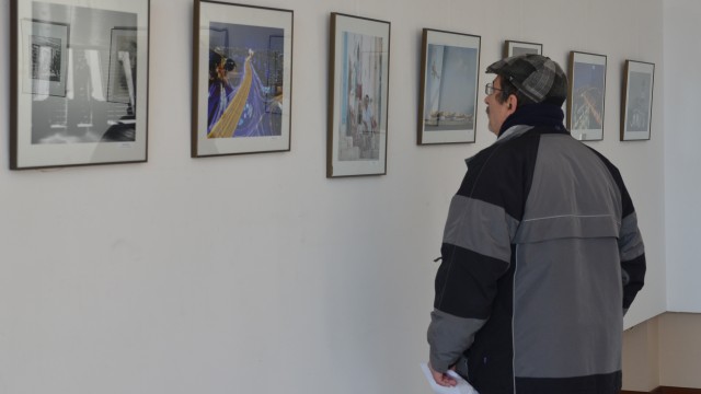 Fotografiile expuse pe simezele Galeriei ARTA reunesc lucrări rare, originale (Foto: Lucian Anghel)