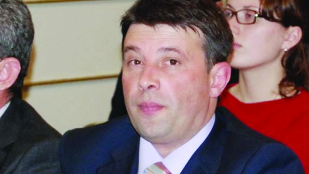 Directorul Apavil a fost arestat preventiv pe 9 ianuarie, mandatul fiind emis de Tribunalul Dolj