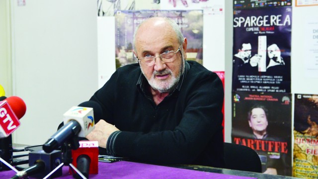 Mircea Cornișteanu, directorul Naționalului craiovean, a prezentat noile proiecte teatrale ale anului 2015 (FOTO: Lucian Anghel)