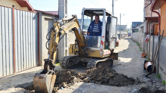Până în prezent, au fost executate, pe masterplanul de apă din Craiova, 57 de kilometri de canalizare și 31 de kilometri de rețea de apă (Foto: Arhiva GdS)