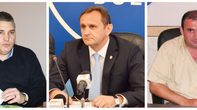 Prefectul de Dolj, Sorin Răducan (centru), a declarat că va semna ordinele de încetare a mandatelor de primar ale edilului  din oraşul Bechet, Gheorghe Ionele (stânga) şi edilului din comuna Argetoaia, Mircea Beznă (Foto: Arhiva GdS)