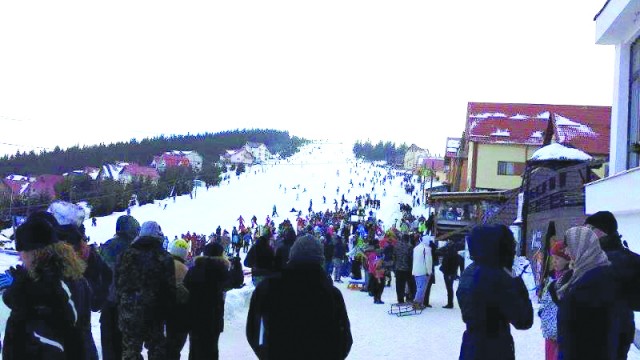 Pârtiile au fost pline, în ciuda viscolului (FOTO: Eugen Măruţă)