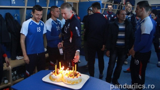 Bogdan Unguruşan a fost sărbătorit în vestiar