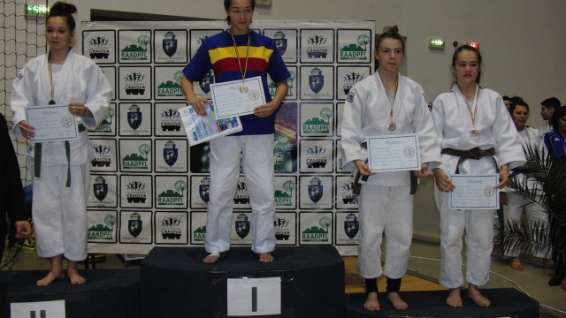 Cleonia Râciu (foto dreapta), medaliată cu bronz