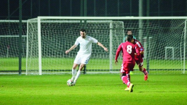 Cosmin Frăsinescu (la minge) este nerăbdător să înceapă returul (Foto: Alexandru Vîrtosu)