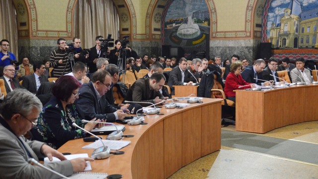 În Consiliul Local opoziția e vocală, iar proiectele se votează cum vrea puterea (Foto: Lucian Anghel)