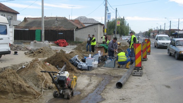 Extinderea rețelelor de apă presupune și o strategie a tarifelor, pe termen lung (FOTO: arhiva GdS)