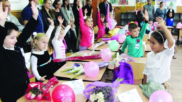 Părinţii trebuie să se decidă la ce şcoală îşi înscriu copiii (FOTO: Arhiva GdS)