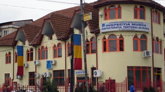 Gorjenii şi-au reclamat patronii la ITM (Foto: Eugen Măruţă)