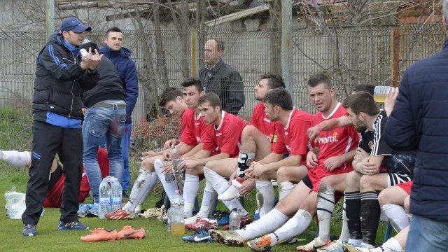 Trupa lui Florin Mirea, Dunărea Bistreț, a pierdut surprinzător în fața Progresului Segarcea (foto: Alexandru Vîrtosu)