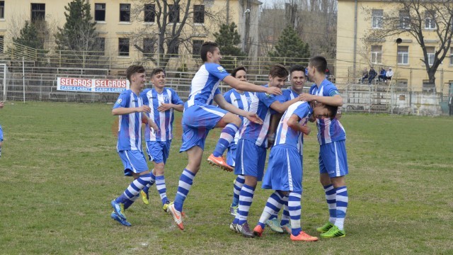 Juniorii B de la CS Universitatea sunt lideri autoritari în seria 4 (foto: Alexandru Vîrtosu)