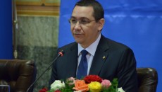 Premierul român Victor Ponta în timpul întâlnirii pe care a avut-o la Craiova cu omologii săi din Bulgaria şi Serbia