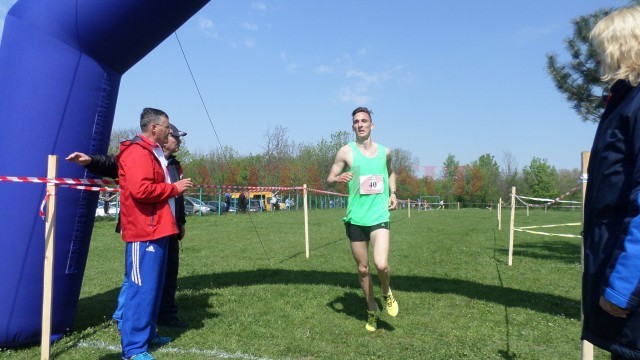 Vâlceanul Ionuţ Drăguşin a câştigat concursul la categoria liceu (foto: Daniela Mitroi-Ochea)