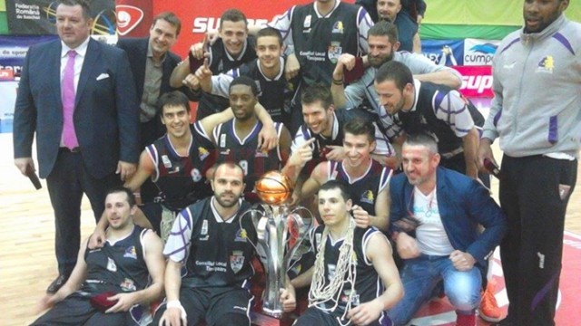 Jucătorii de la BC Timişoara au cucerit Cupa României (foto: Opinia Timişoarei)