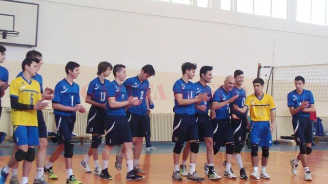 Medaliați cu argint la ONSS, voleibaliștii de la Colegiul Național „Nicolae Titulescu” încearcă să urce pe podium și în Campionatul Național organizat de Federația Română de Volei