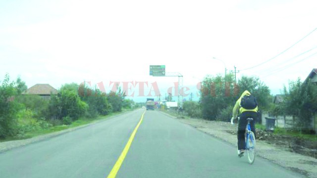 Până la Bumbeşti-Jiu se circulă în condiţii bune, după Lainci e dezastru