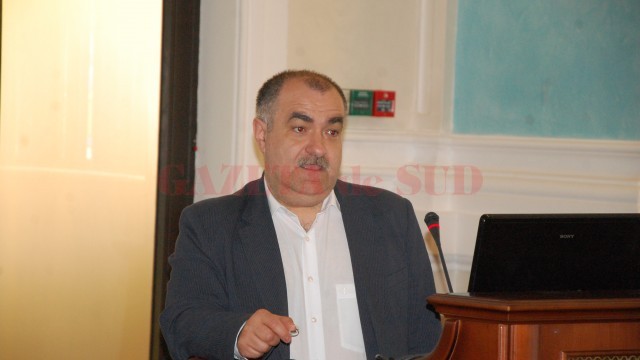 Cercetătorul Adrian Giurcă, fost absolvent şi profesor  la Departamentul de Informatică din Craiova  (FOTO: Claudiu Tudor)