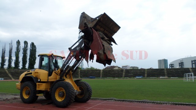 Luni, pista de atletism de pe stadionul „Ion Oblemenco” a devenit istorie