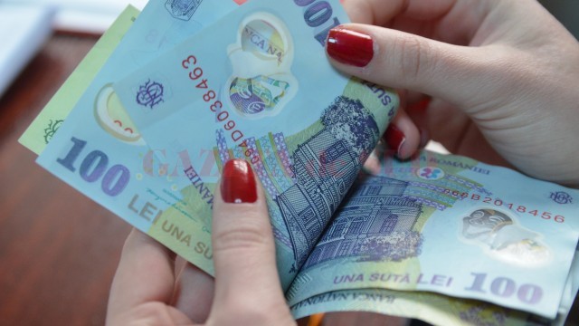 Patronii și administratorii de firme care nu plătesc la timp impozitele și contribuțiile reținute angajaților ca stopaj la sursă nu mai sunt pasibili de pedeapsa cu închisoarea, ci vor plăti doar o amendă proporțională cu valoarea debitului, dacă se dovedește că nu au achitat către Fisc la timp cu rea intenție