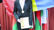Elevul gorjean Dumitru Călugăru a câştigat medalia de aur la Olimpiada Internaţională de Chimie organizată în Azerbaidjan