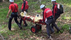 Femeia rănită a fost transportată la spital