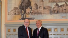 Ambasadorul Regatului Unit al Marii Britanii și al Irlandei de Nord în România, Excelența Sa Paul Brummell şi președintele Consiliului Județean Dolj, Ion Prioteasa