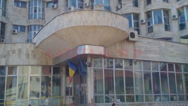 AJFP Gorj aşteaptă de peste un deceniu bani pentru reabilitarea faţadei