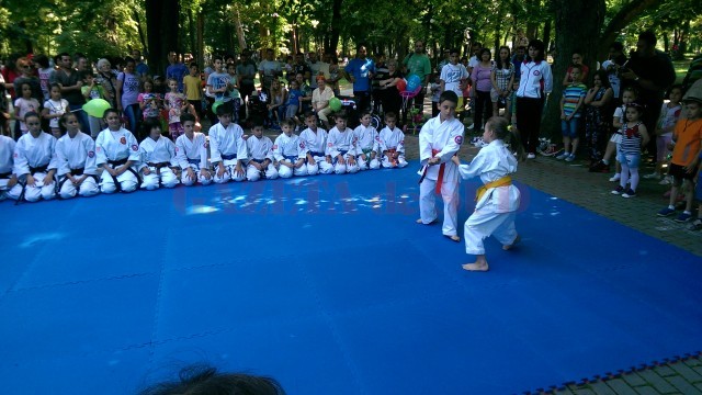 Sportivii de la clubul Washi Craiova au făcut o demonstrație