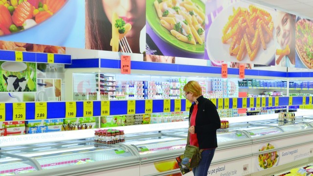 Specialiștii recomandă o alimentație diversificată, în care să predomine legumele și nu grăsimile (Foto: arhiva GdS)